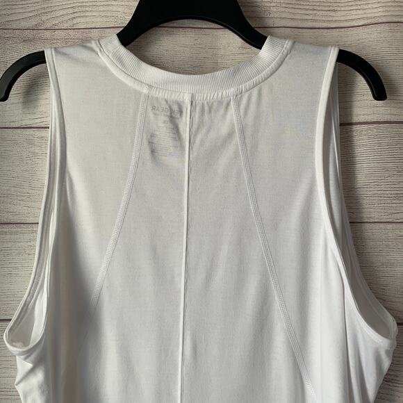 Tek Gear White Sleeveless Active Shirt or Tank Top Crew Neck Size 1X - Picture 6 of 15